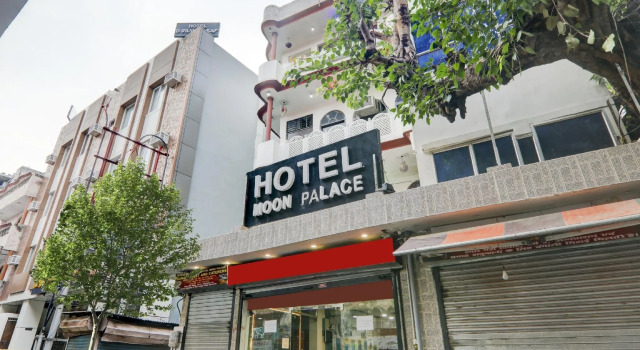 OYO Flagship 80874 Hotel Moon Palace, Забронировать Отель Лакхнау штат Уттар-Прадеш, рядом с Вокзал Лакхнау