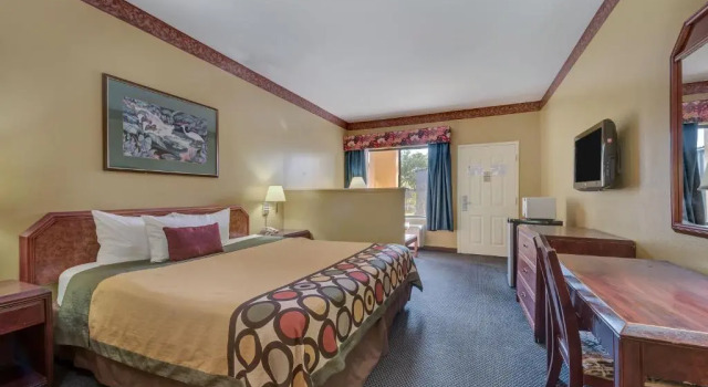 Номер Standard Super 8 by Wyndham Weslaco