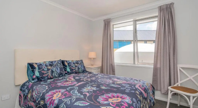 Peaceful on Palm - Whitianga Holiday Home, Buchen Sie Hotel Whitianga 