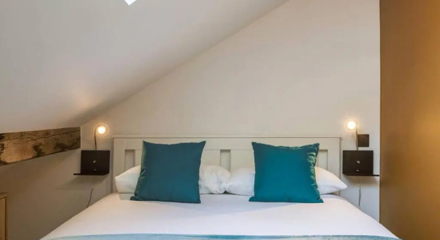 Chic 2BR in city center, next to Train Station, Prenota Appartamento Hotel a Alvernia con parcheggio, Parcheggio