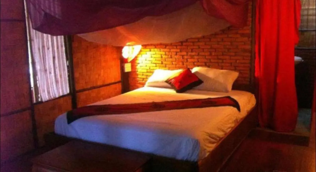 Sa Sa Lao, Varaa Hotelli Hotellit Luang Prabang uima-altaalla, Uima-allas