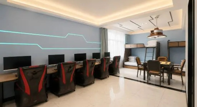 Кровать в общем номере Cili Shell E-sports Hotel