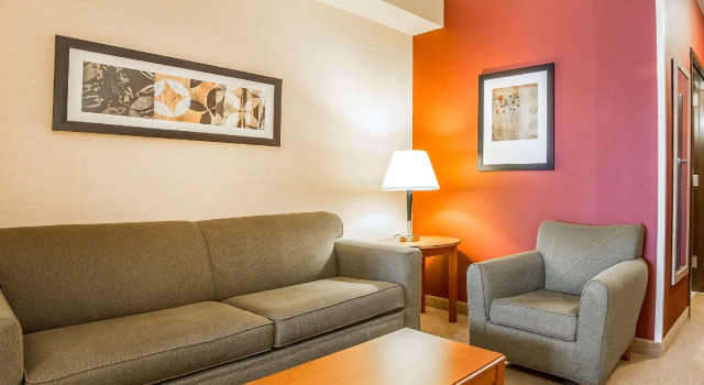 Люкс c 1 комнатой Comfort Inn & Suites Gateway to Glacier National Park