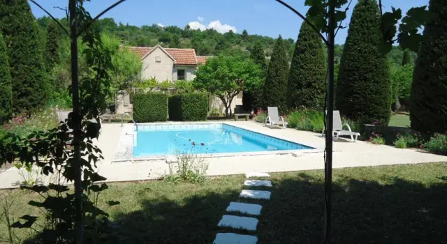 MAS de PIERREFICHE, Rezervovat Hotel Hotely v Luberon s parkováním, Parkování