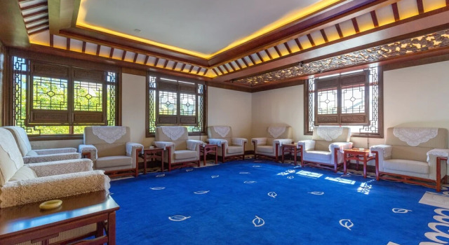 Zuixi Pavilion Travelling With Hotel, Забронировать Отель Отели Лицзян 3 звезды, рядом с Улица Сквер-стрит Древнего города Даянь, 3*