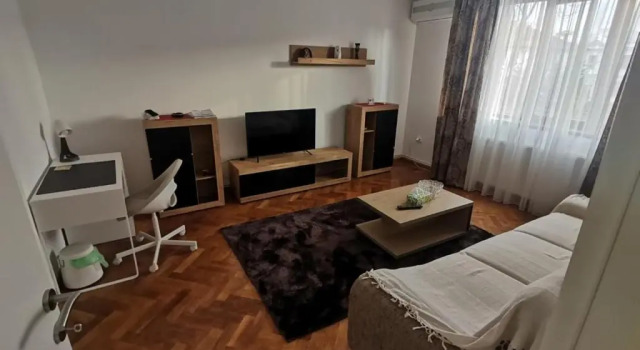 Apartament ultracentral lux, Забронировать Апартаменты/квартира Отели Арджеш с парковкой, Парковка