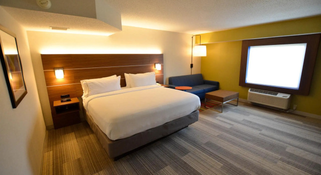 Двухместный люкс Holiday Inn Express Pittsburgh-Bridgeville by IHG