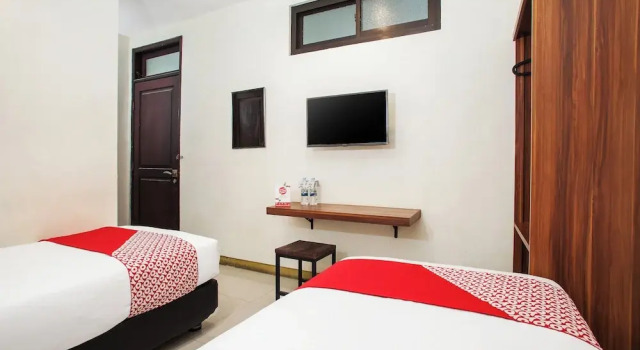 Camera doppia Deluxe Hotel O Genteng Near Genteng Market Formerly Uno Hotel