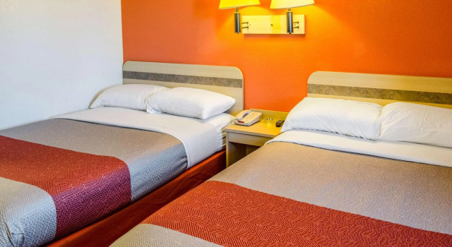 North Charleston Lodge, Забронировать Отель Северный Чарльстон Чарльстон