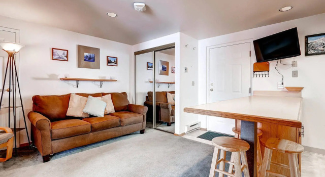 Tyra Lookout Condominiums by Ski Country Resorts