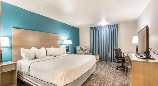 Двухместный люкс c 1 комнатой EverSpring Inn and Suites