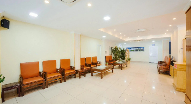 Moet Hotel by OYO Rooms