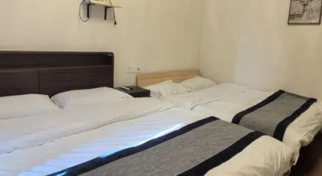 Suite - At First Sight