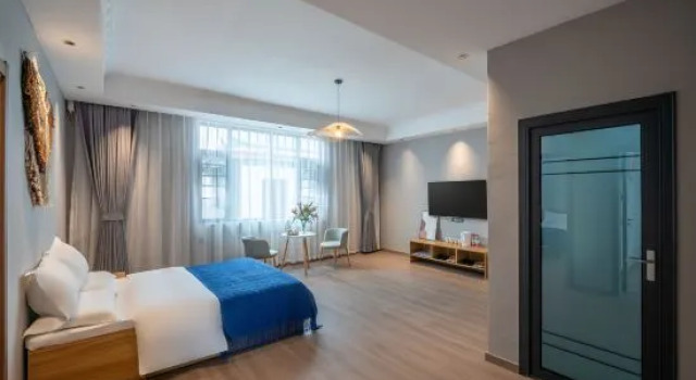 Люкс Golden Jade · Four Seasons Yunqi Light Luxury Resort Homestay