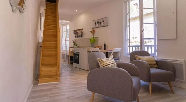 Charming holiday home in Ségur-le-Château with parking, Prenota Hotel Ségur-le-Château 