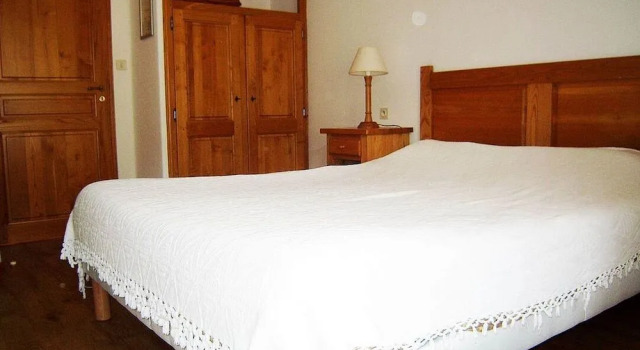 Hotel des Plantades, Rezerwuj Hotel Laviolle Ardèche