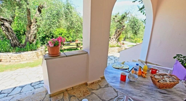 Vari Estate