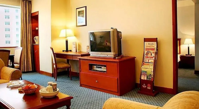 Garden Hotel - Chongqing, Забронировать Отель Отели Чунцин с парковкой, рядом с Площадь Санься, Парковка