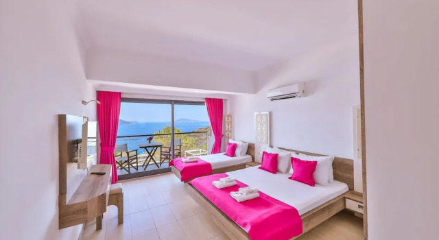 Трёхместный номер Comfort с балконом и с видом на море Hamarat Hotel