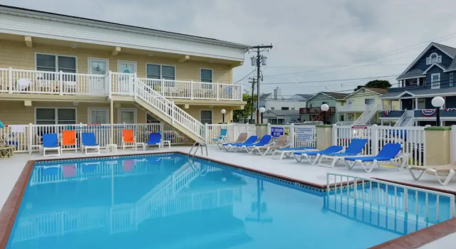 North Wildwood Condo w/ Pool, Walk to Boardwalk!, Забронировать Апартаменты/квартира Отели Норт-Вайлдвуд с парковкой, Парковка