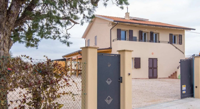 Farmhouse Tent in Marche Near Adriatic Sea, Rezervovat Rekreační dům Fermo 