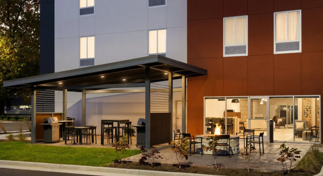 Candlewood Suites Shelbyville by IHG, Book Hotel Hoteller i Shelbyville med parkering, Parkering