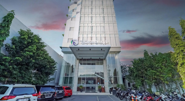 Tjokro Style Yogyakarta, Book Hotel Hotels in Umbulharjo with Parking, Parking