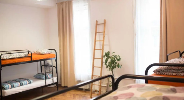 Downtown Hostel, Rezerwuj Hostel Hostele w Timisoara, w pobliżu Huniade Castle, Hostel