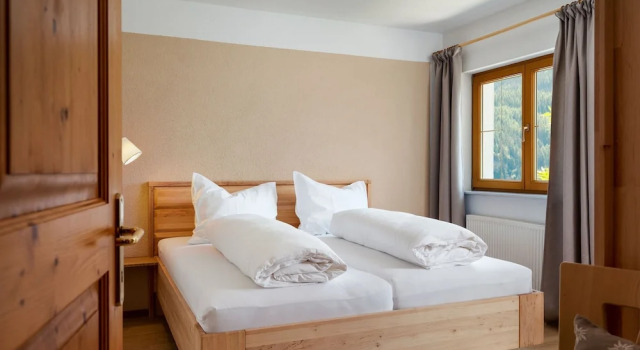 Cozy Apartment in Wenns With Mountain View, Rezervovat Apartmán Hotely v Tyrolsko s parkováním, Parkování