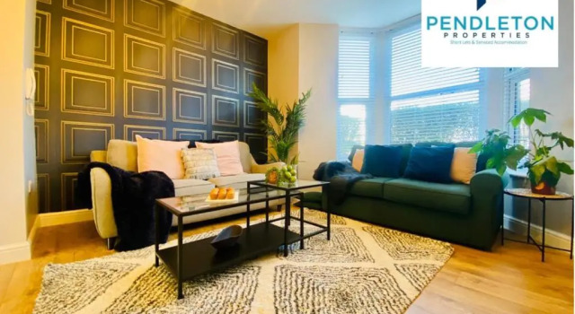 Апартаменты LEISURE, BUSINESS Stays 1 Bed Flat W Parking