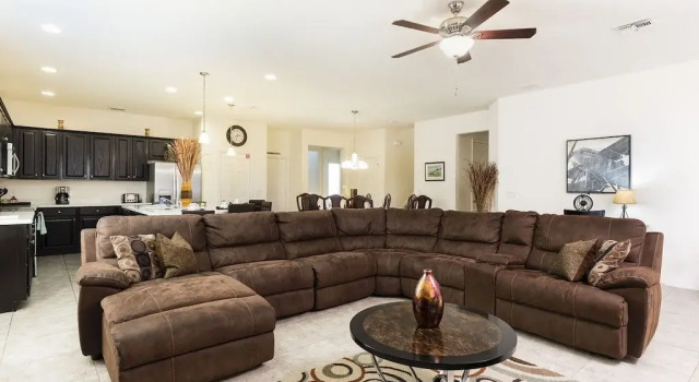 Executive  8 bed Pool & Spa Home Close To Disney, Davenport, US