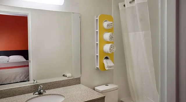 Люкс Deluxe Motel 6-Fort St. John, BC