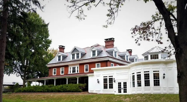 Cameron Estate Inn & Restaurant, Boek Hotel Mount Joy 