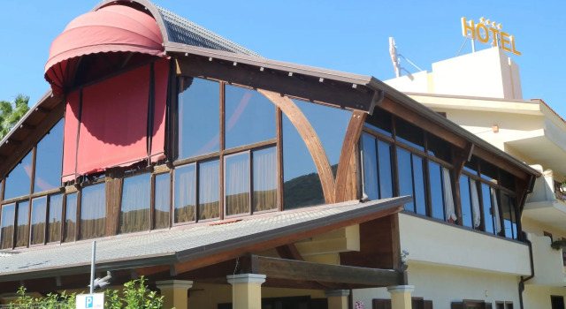 Hotel Marinella, Varaa Hotelli Pizzo Calabria