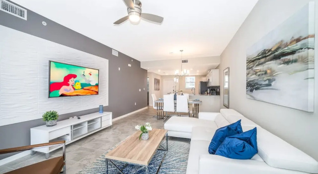 Апартаменты Elegant 2bed Condo in Storey Lake Prime Location