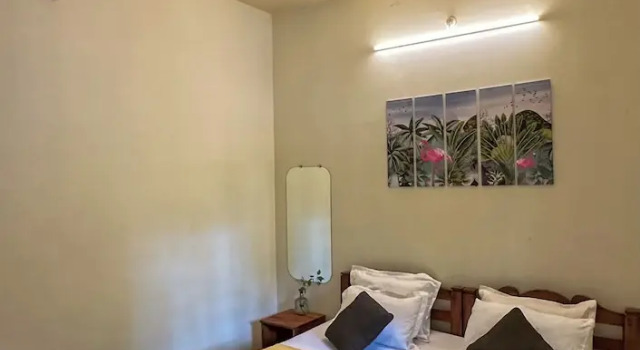 Molly's Hostel, Book Hostel / Vandrerhjem Hoteller i Varkala med parkering, Parkering