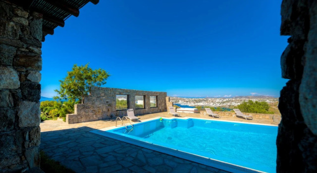 Carmelita Villa by Stylish Stay