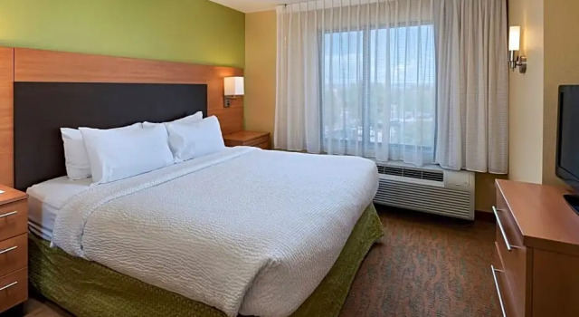 Четырёхместный люкс с 2 комнатами TownePlace Suites by Marriott Albuquerque North