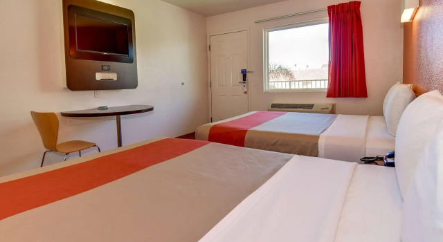Motel 6 Riverside, CA - South, จอง โมเทล ริเวอร์ไซด์ California