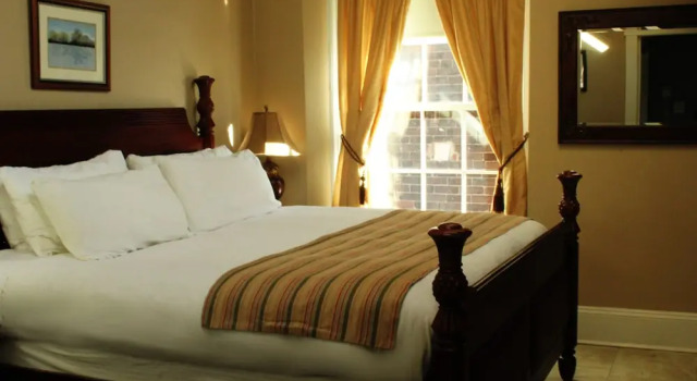 Chipman Hill Suites - Pratt House, Забронировать Отель Отели River Valley с парковкой, Парковка