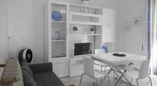 Casa Angy, Забронировать Отель Отели Полиньяно-а-Маре с парковкой, рядом с Пещера монахинь, Парковка