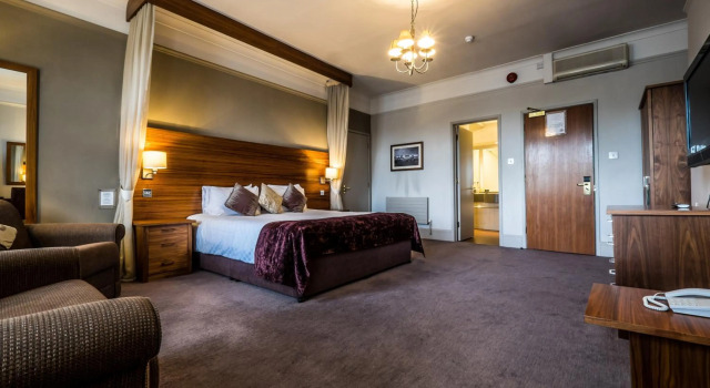 Bridge Hotel, Забронировать Отель Отели Гринфорд 3 звезды, 3*