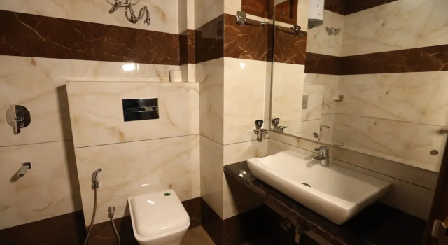 Номер Deluxe Hotel Starex Opp. Artemis Hospital