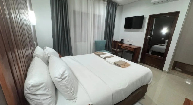 Camera Standard Raintree Hotel