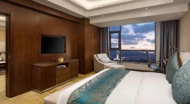 Deluxe suite Ramada Huize