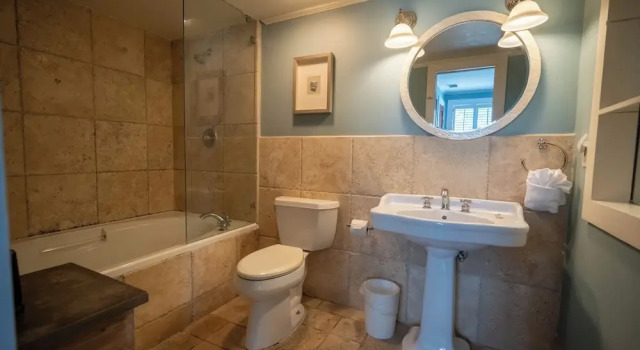 Номер Standard Elizabeth Pointe Lodge