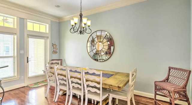 Апартаменты с 3 комнатами с балконом Corpus Christi Home w/ Golf Cart: Walk to Beach