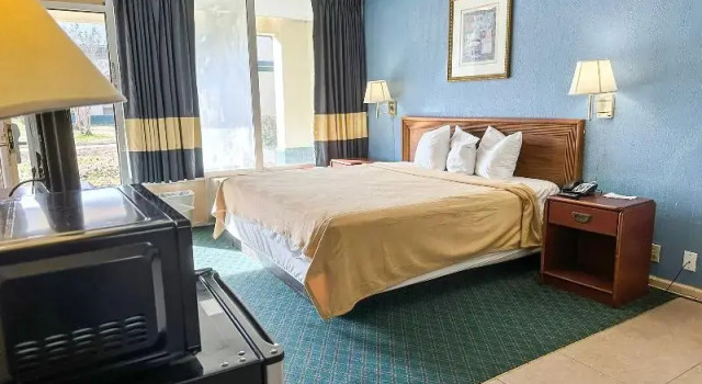 Люкс Deluxe Super Inn & Suites by OYO Milledgeville