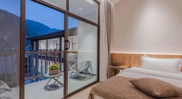 2 soveværelser i familie suite med flodudsigt Nujiang Memory Riverview Hotel