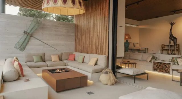 CL M Villa Retreat by Cadenzalux